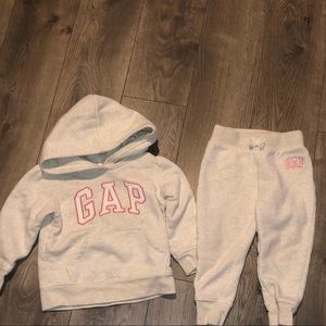 Gap toddler sweatsuit! Size 2T